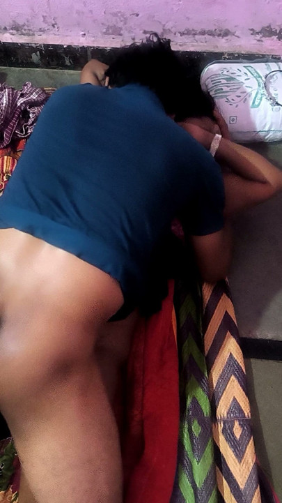 A melhor cabeleireira milf da cidade é minha madrasta.
