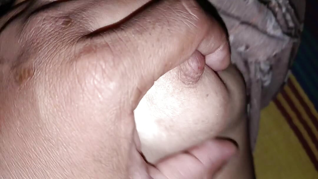 Bhabhi ji ko room me leja kar chudai ki wo bhi naka ho kar kar kar