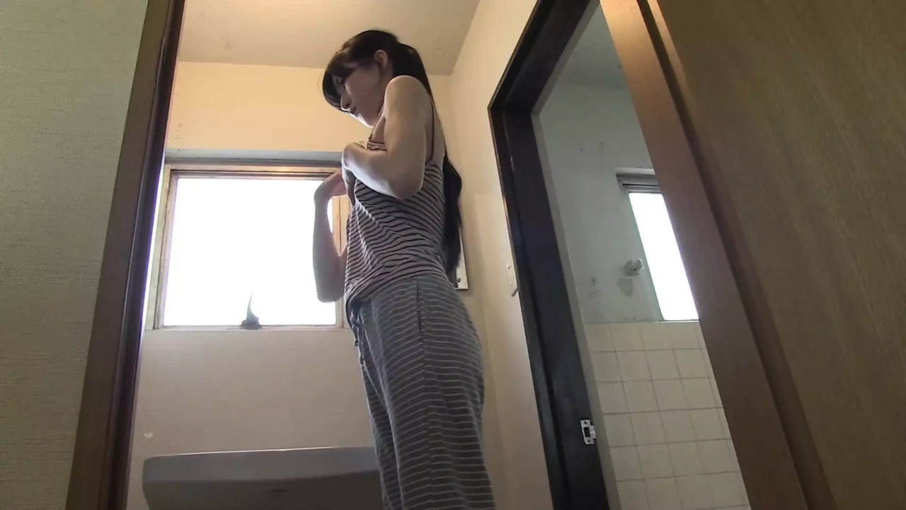 一个被骂的妻子在不寻常的第1部分找到了快乐