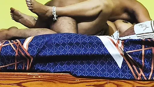 Ibu tiri tetek besar desi India nyata hardcore