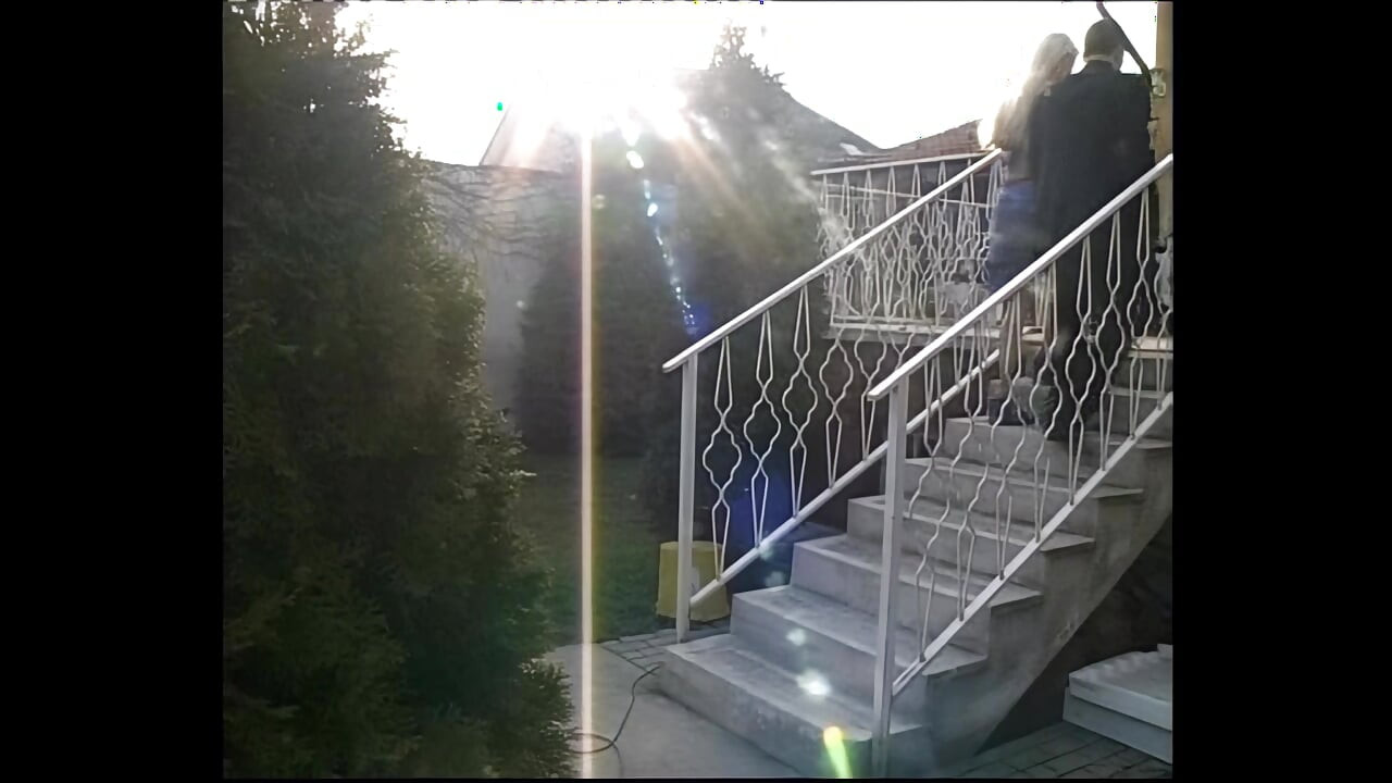 A ribanc szőke seggét megbasszák
