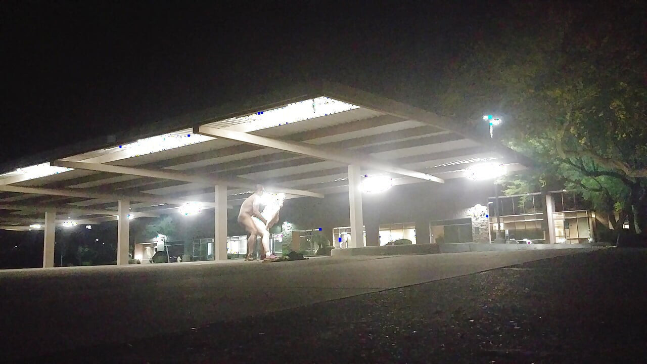 Risky sex in an empty parking lot!