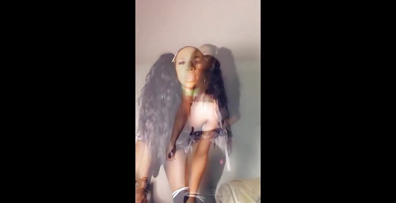 Pearly smile, pearly chest The boys weren't holding back the other night.