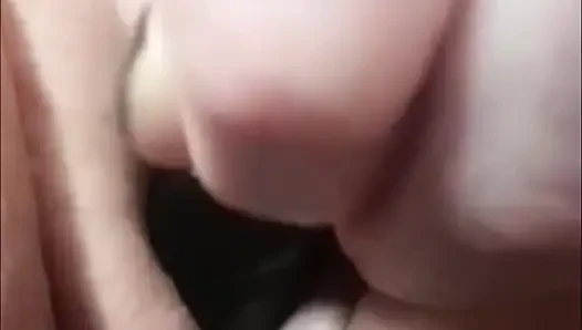 Masturbuje her dildo