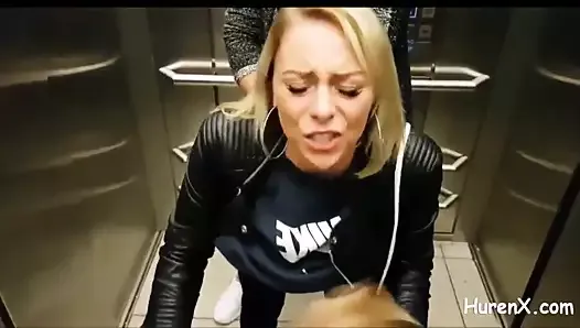 Une salope allemande baise dans un ascenseur