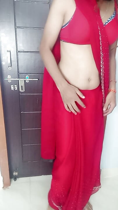 Indian stepmom seduce stepmom wearing infront of red saree removing