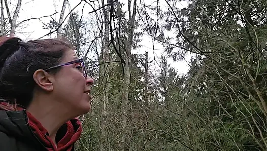 Писсинг в помещении, на улице