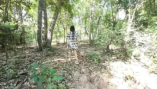 Thai girl walks and brags about peeing pain in the forest, but pushes to masturbate Thai Voice