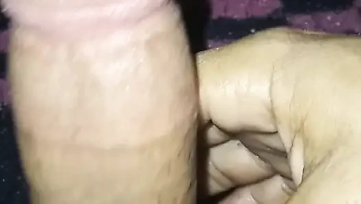 Boşalma seni gırtlağına kadar dille sikiyor