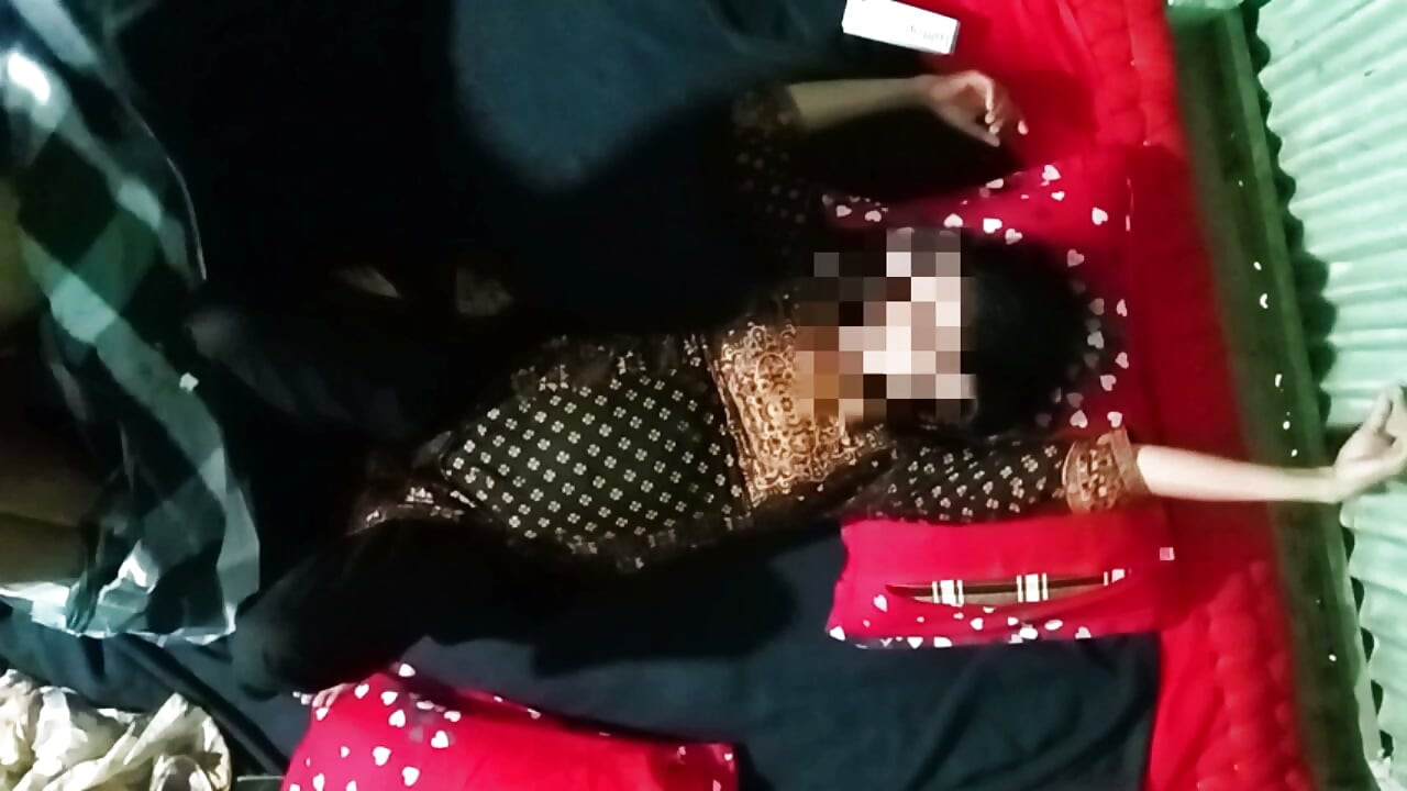 Γάμησα την αδερφή της κοπέλας μου όσο ήθελα και χύθηκα μέσα της.
