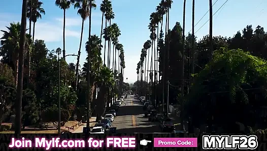 Skylar Snow: Dezember Mylf des Monats Ist ein Teufel in der Stadt