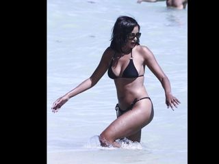 Claudia Jordan - bikini op het strand van Miami