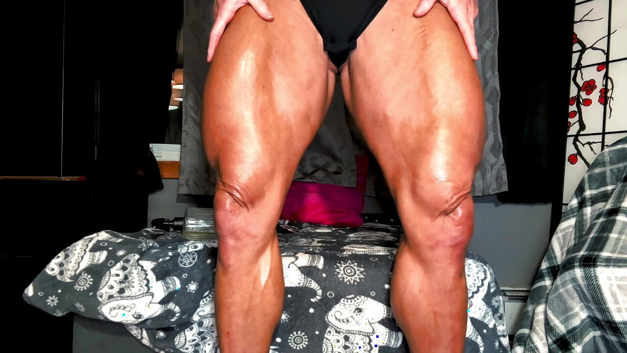 Kandys Muscular Legs Control Your Load
