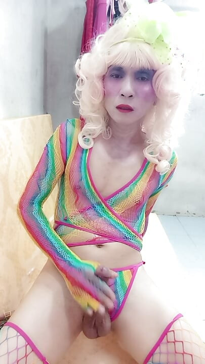 Oanh Le transgender wearing sexy clothes porn selfie to the top