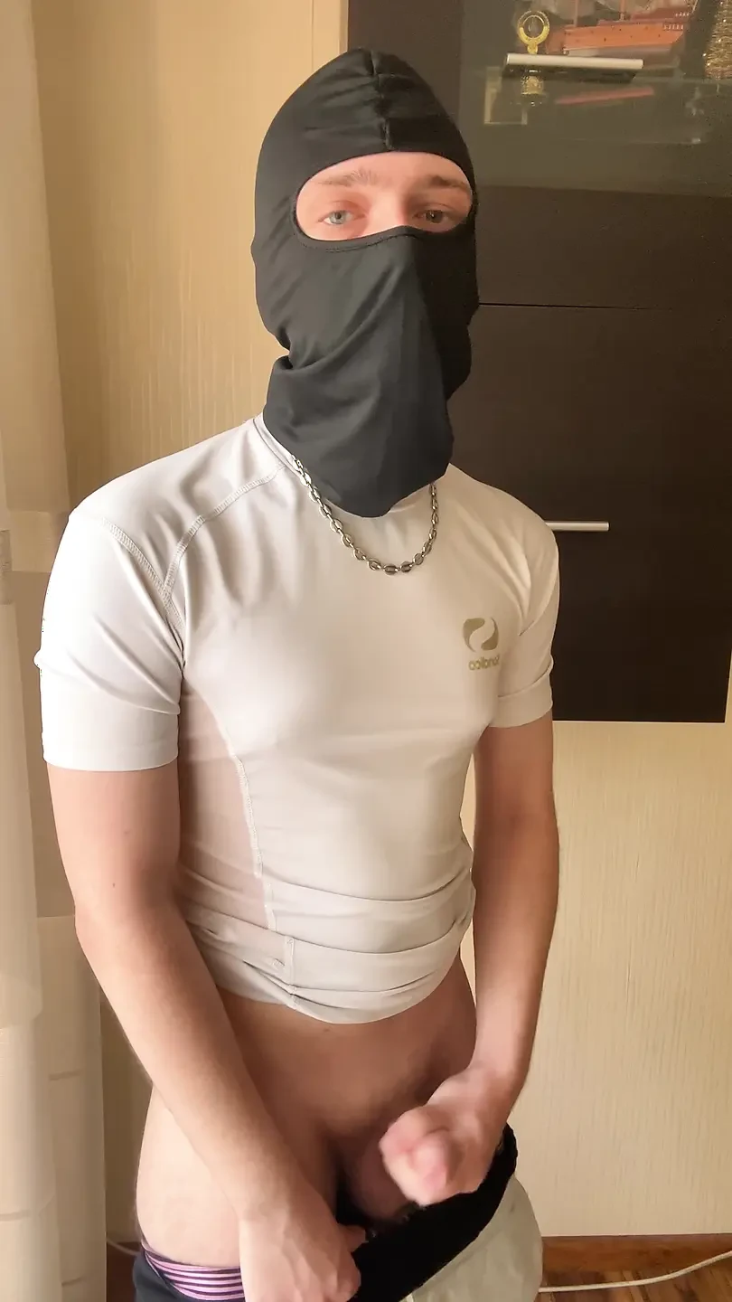 Horny masked stud in wanks his dick after gym he is so horny that ge is shaking
