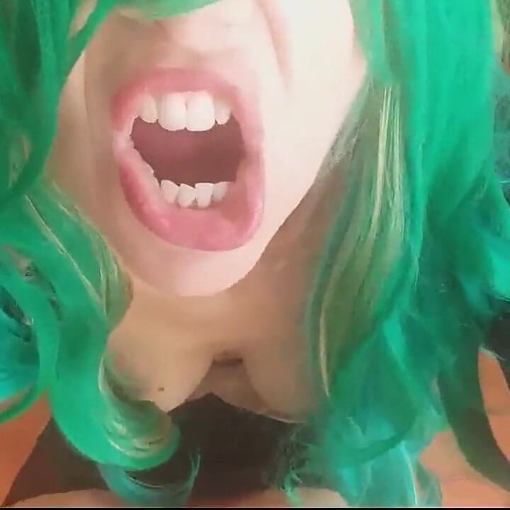 An Incredible Spell Made Me Become a Giantess in Heat