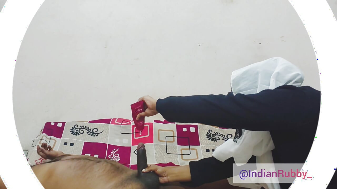 Desi bhabi diam-diam disetubuhi oleh devar untuk menghapus semua utang