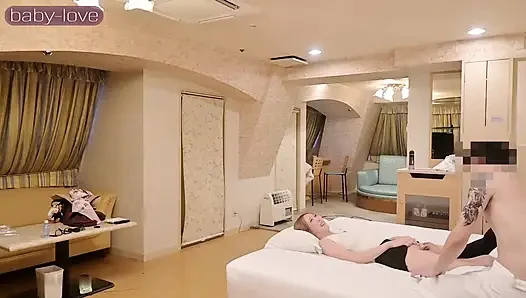 Sansürsüz kız Esthetician: kirli servis her damlayı boşaltıyor ve sonra dölleniyor