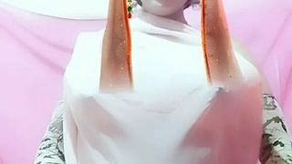 Msミーナ・ヤダブの母乳