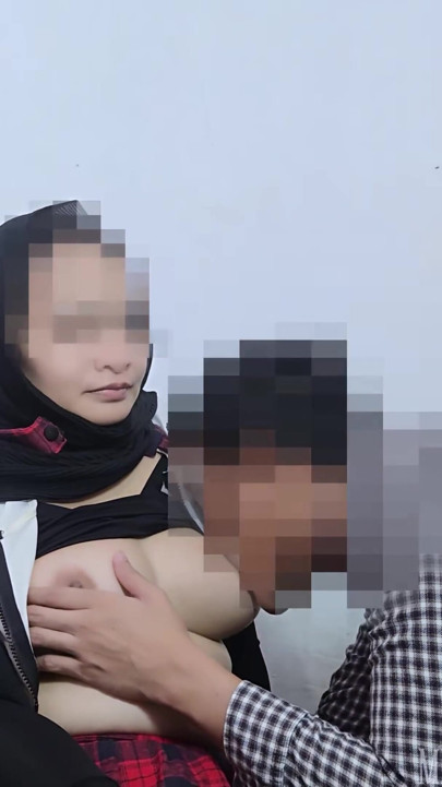 Девушке из международной школы в хиджабе обслужила киску ее учитель - Minokiiko | Клип 1