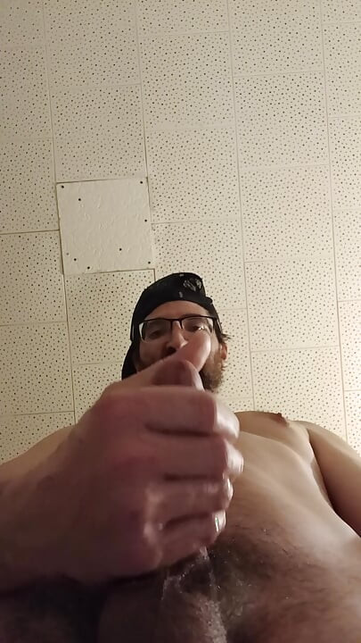 张开你的嘴，伸出你的舌头