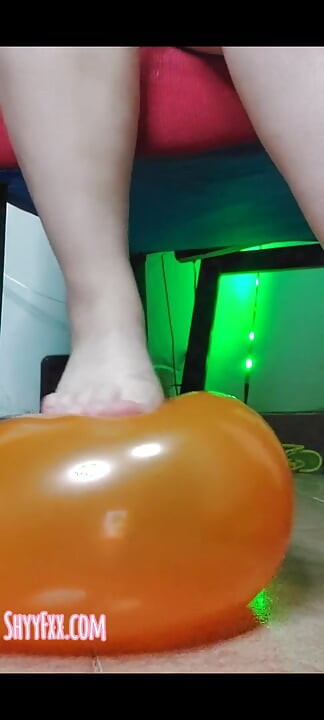 Psikolog Shyfxx Gauchita bab 3: aku lagi asik mainin balon! Bagian 2