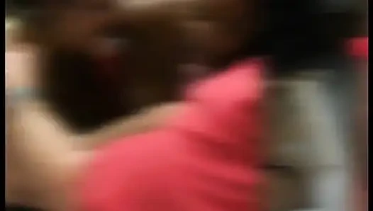 Возбужденный ебарь сосет член две крошки, затем делает камшот на лицо