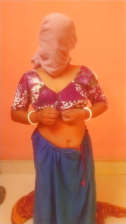 Bhabhi ko chudai 🥰Lovely