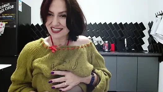 красивая милфа любит свои сиси