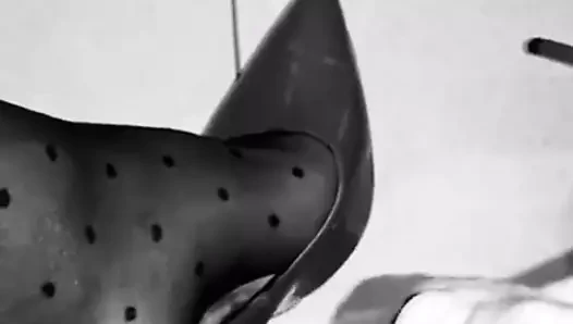 Boşalma külotlu çorap topuklu ayakkabılar