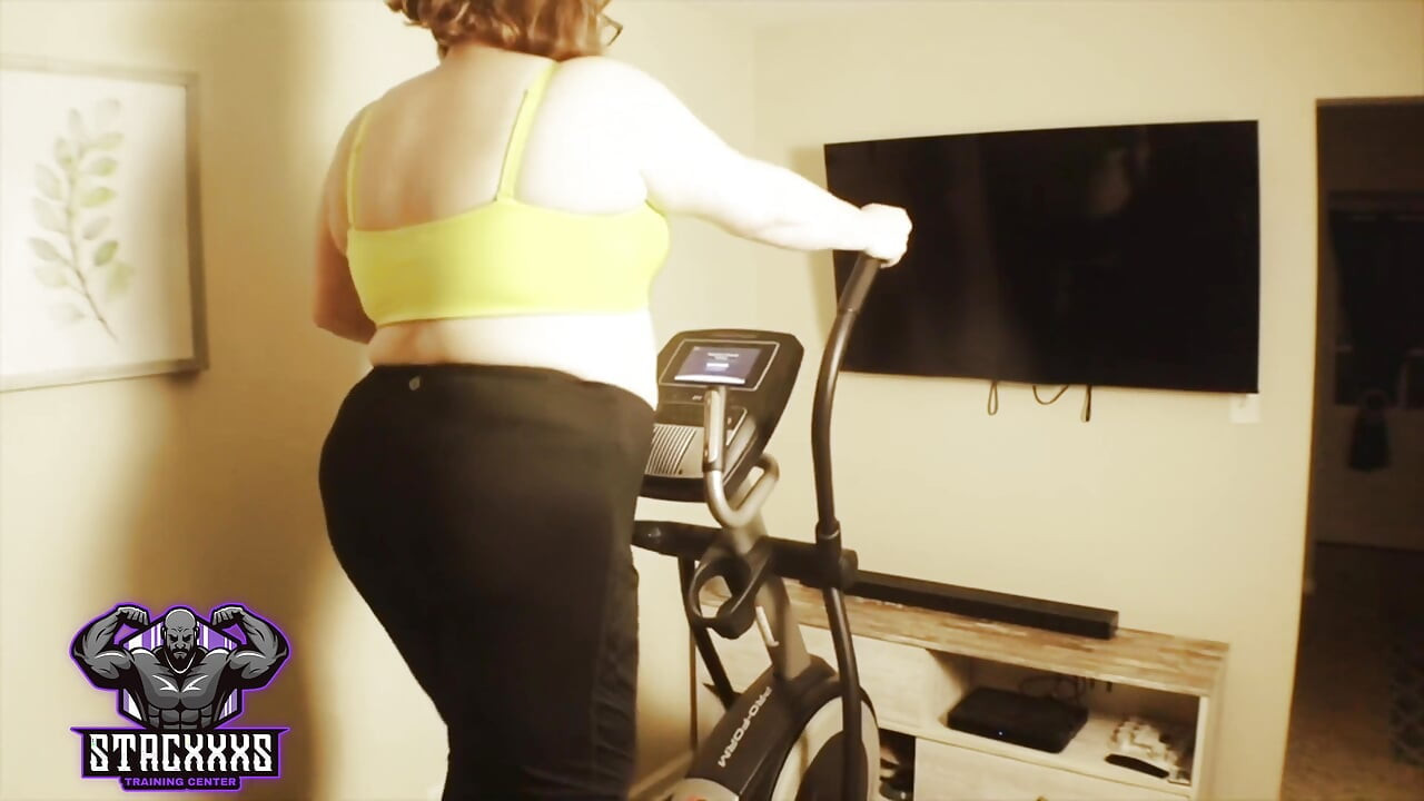 Stacxxxs Presents: Nathalie Presley Late for Workout