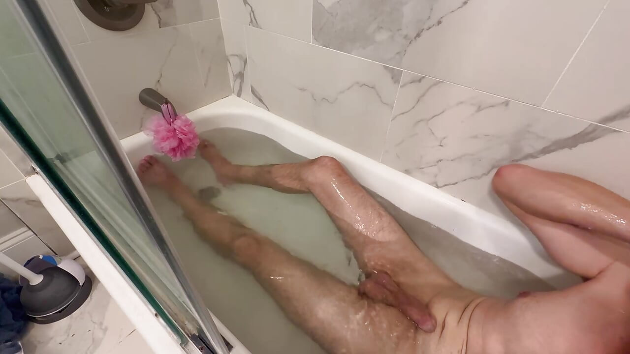 Mijn stiefmoeder helpt me klaarkomen tijdens het douchen