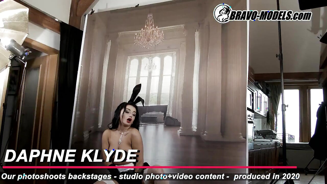 388-Backstage photoshoot Daphne Klyde - Adult