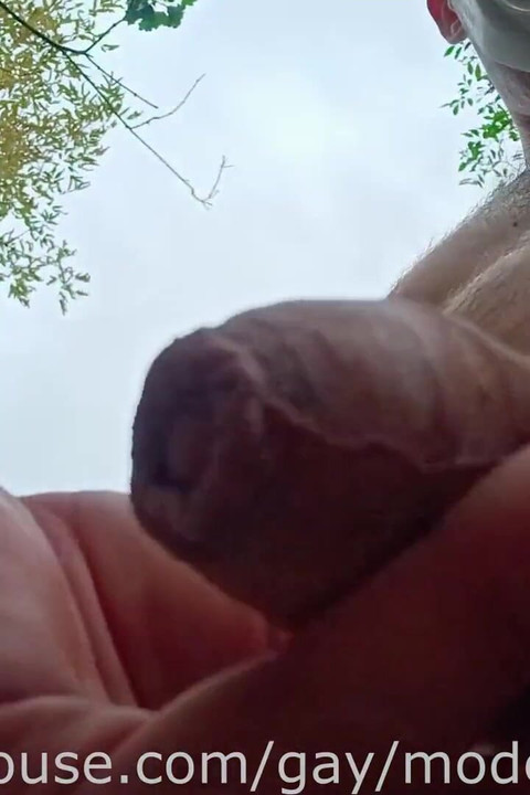 大鸡巴被卡在一起, 在街上做爱, 没有手的精子喷泉!