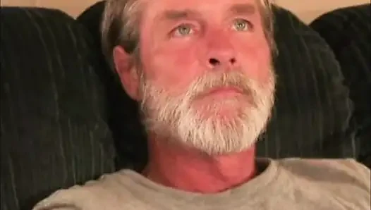 Amatör Steve dayak yiyor
