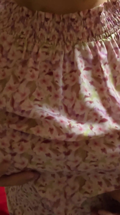 Sırtına, göğüslerine ve yüzüne vurdu ve Slave bundan keyif aldı.