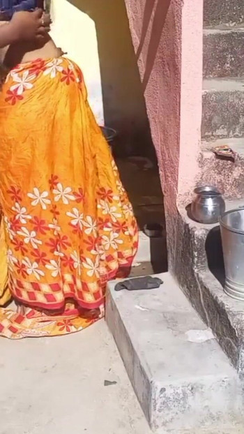 Spectacular moment from "Savita bhabhi ko angan me hi chod diya dhup bahut tha"
