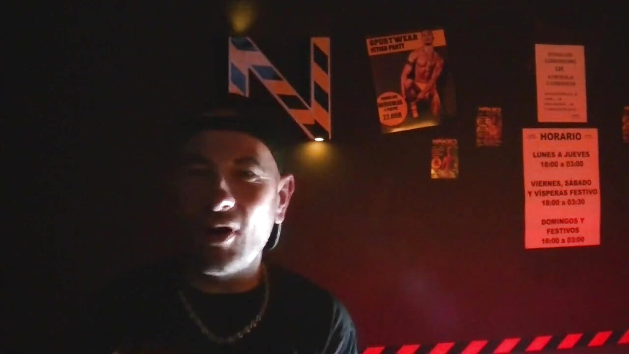 Aaron Lautner dikongkek Rafa Marco dalam adegan