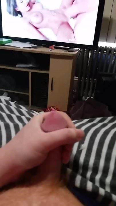 穿着继母的衣服打手枪