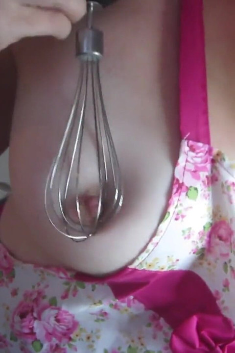 Mature Housewife Reaches Orgasm