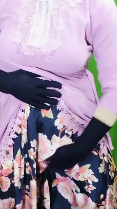 Emotional moment from "Super sexy seductive house owner fucked hard by her servant"