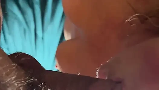Tante seksi yang lagi sange berat sampai orgasme bergiliran