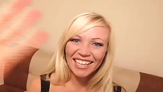 Mutter will, dass schwarze 1_busty blonde hausfrau hart mit ihrem großen schwarzen schwanz fickt