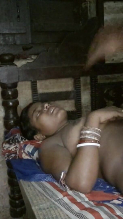 Iconic moment from "Bangladeshi bhabi fucked hard by her dever in bedroom"