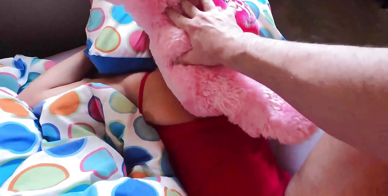 Stepdaughter Removes Condom From Stepfather and Gets Pregnant by His Creampie