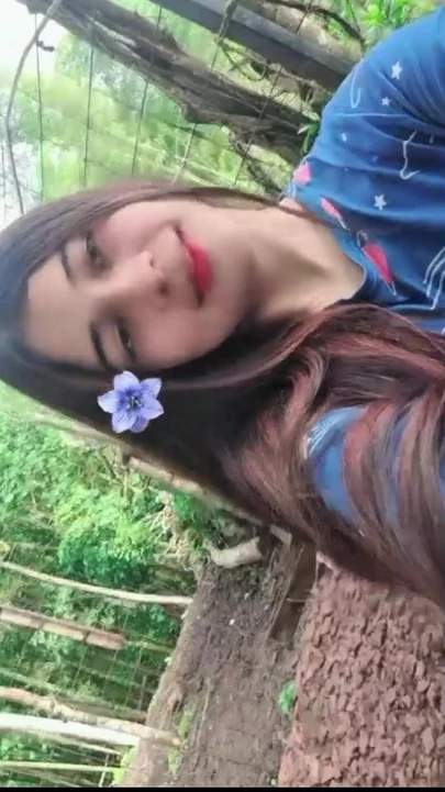 COLOMBIAN PORN ACTRESS TOUCHES HER PUSSY OUTDOORS