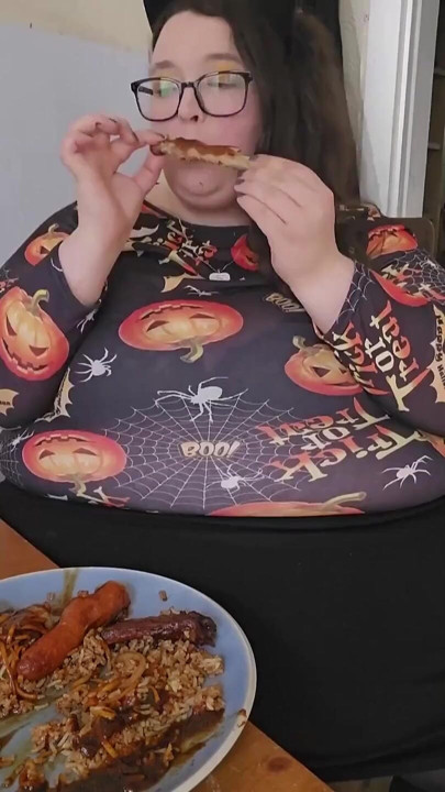 SSBBW Spooky Chinese Stuffing