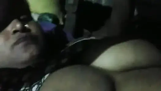 Я развлеклась с соседкой ночью