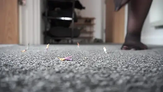 Giantess играет в прятки с сократили свои коллеги