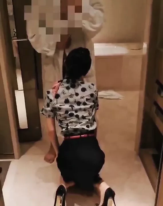 Chinese air hostess gives blowjob